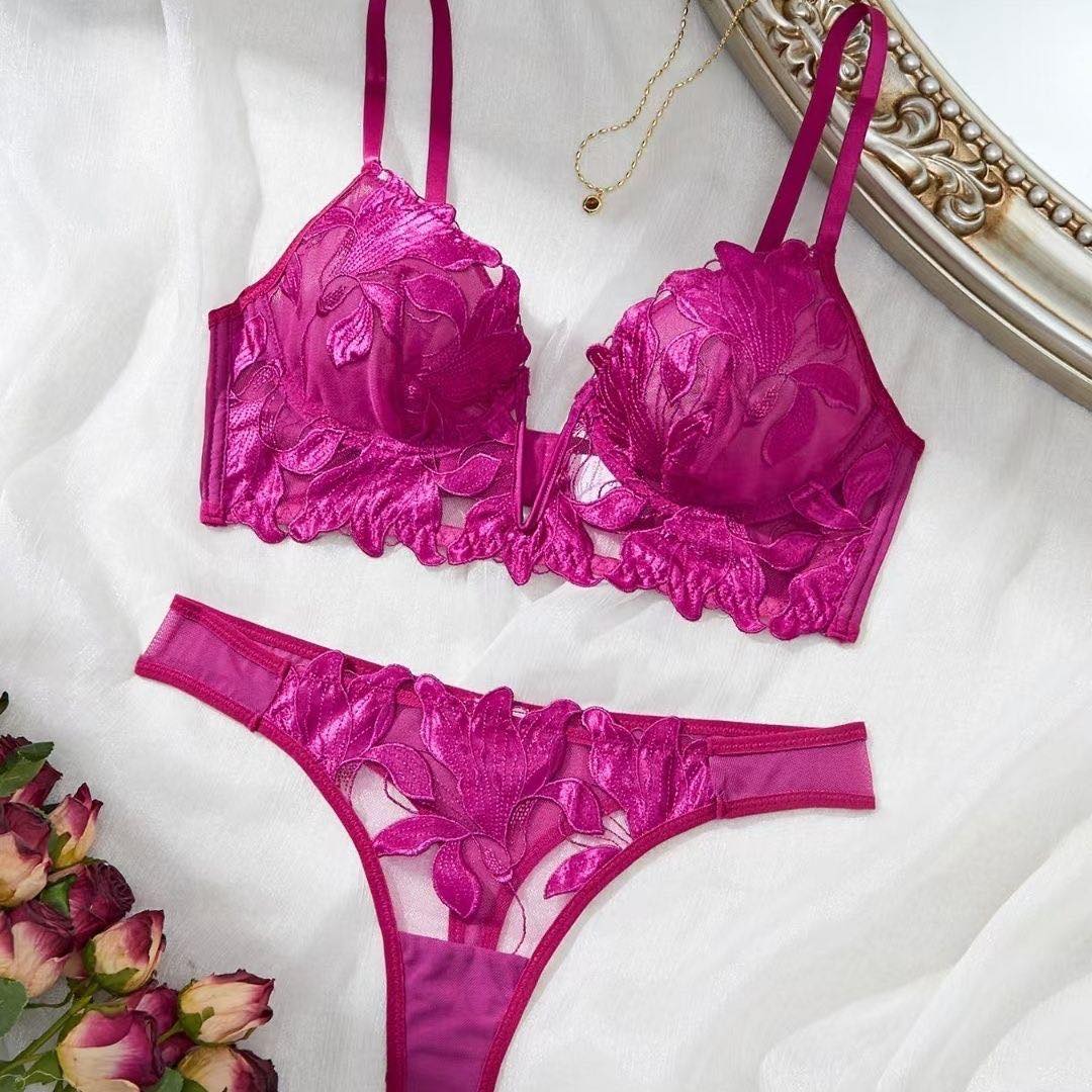 Lingerie avec broderie florale sexy