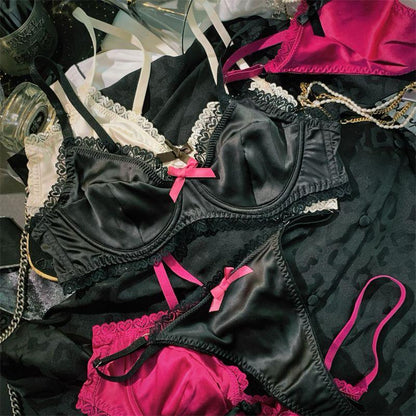 Sous-vêtements en dentelle satinée