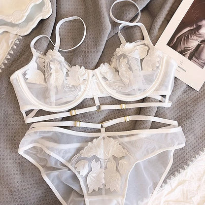 Ensemble de lingerie sexy en dentelle française.