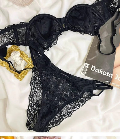 Ensemble lingerie en dentelle fine – Style rétro français