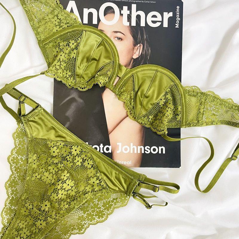 Ensemble lingerie en dentelle fine – Style rétro français