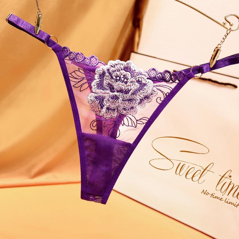 String ultra féminin