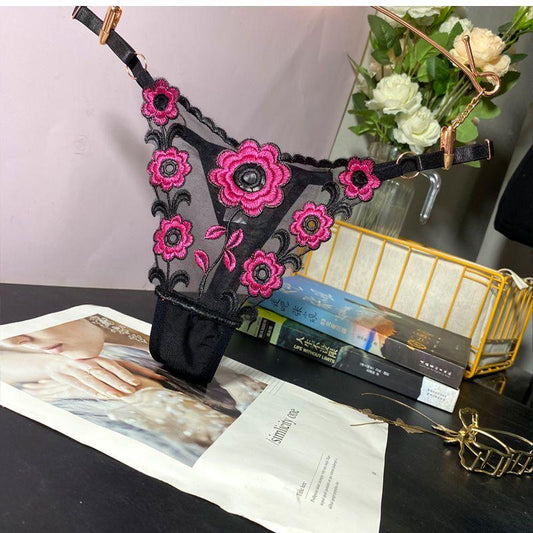 String ultra féminin